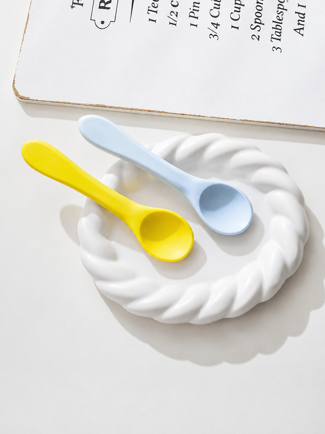 Food Grade Silicone Wet Food Spoon for Cats and Dogs