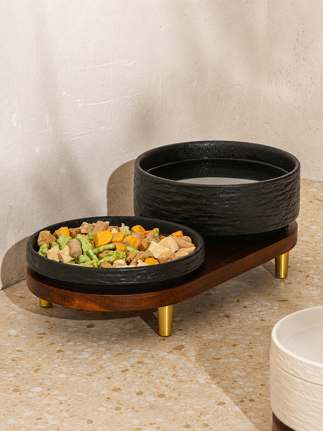Clear Water Level Ceramic Pet Bowl with Raised Stand Design