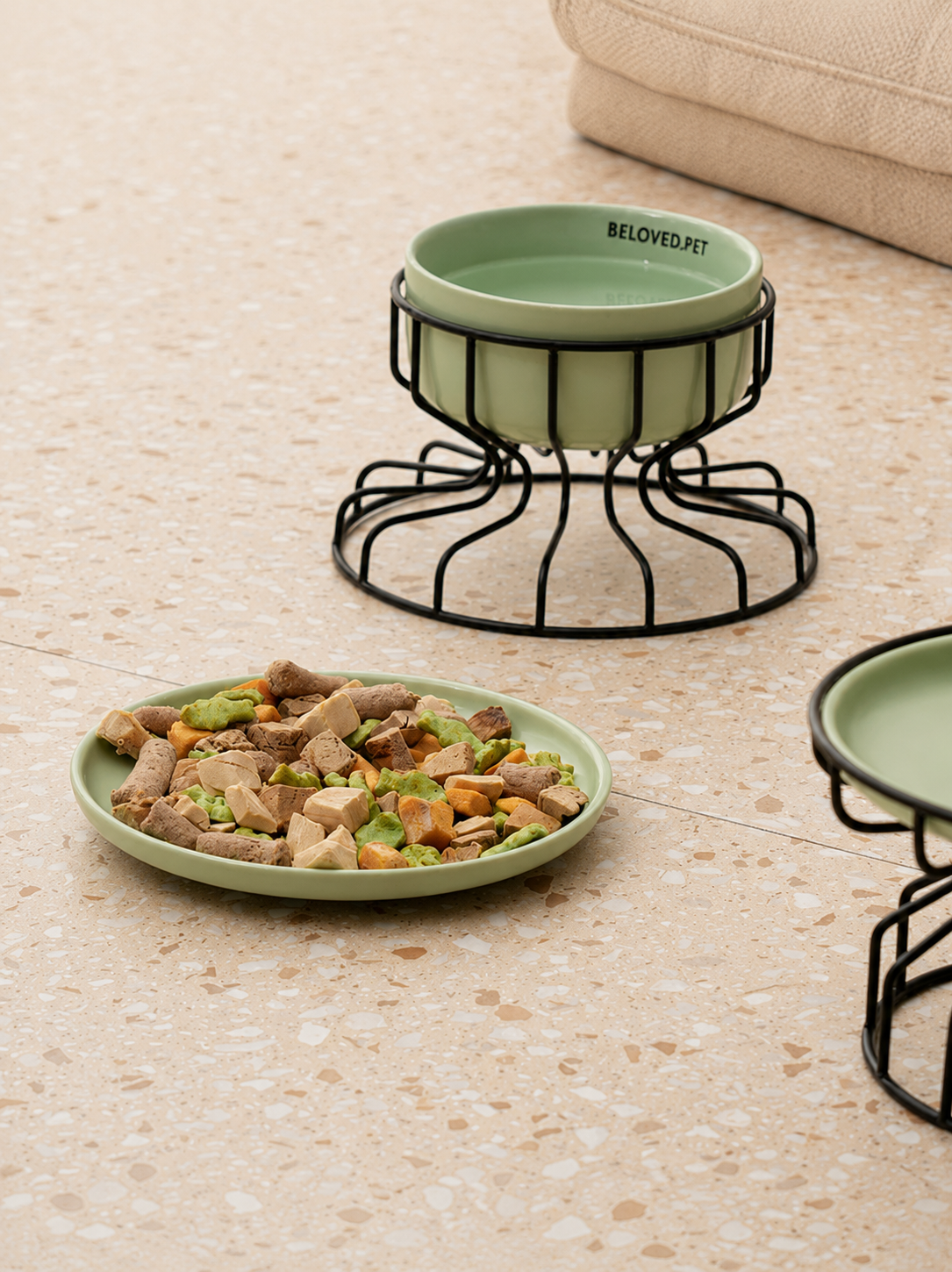 Ergonomic Raised Ceramic Bowl for Small Dogs and Cats
