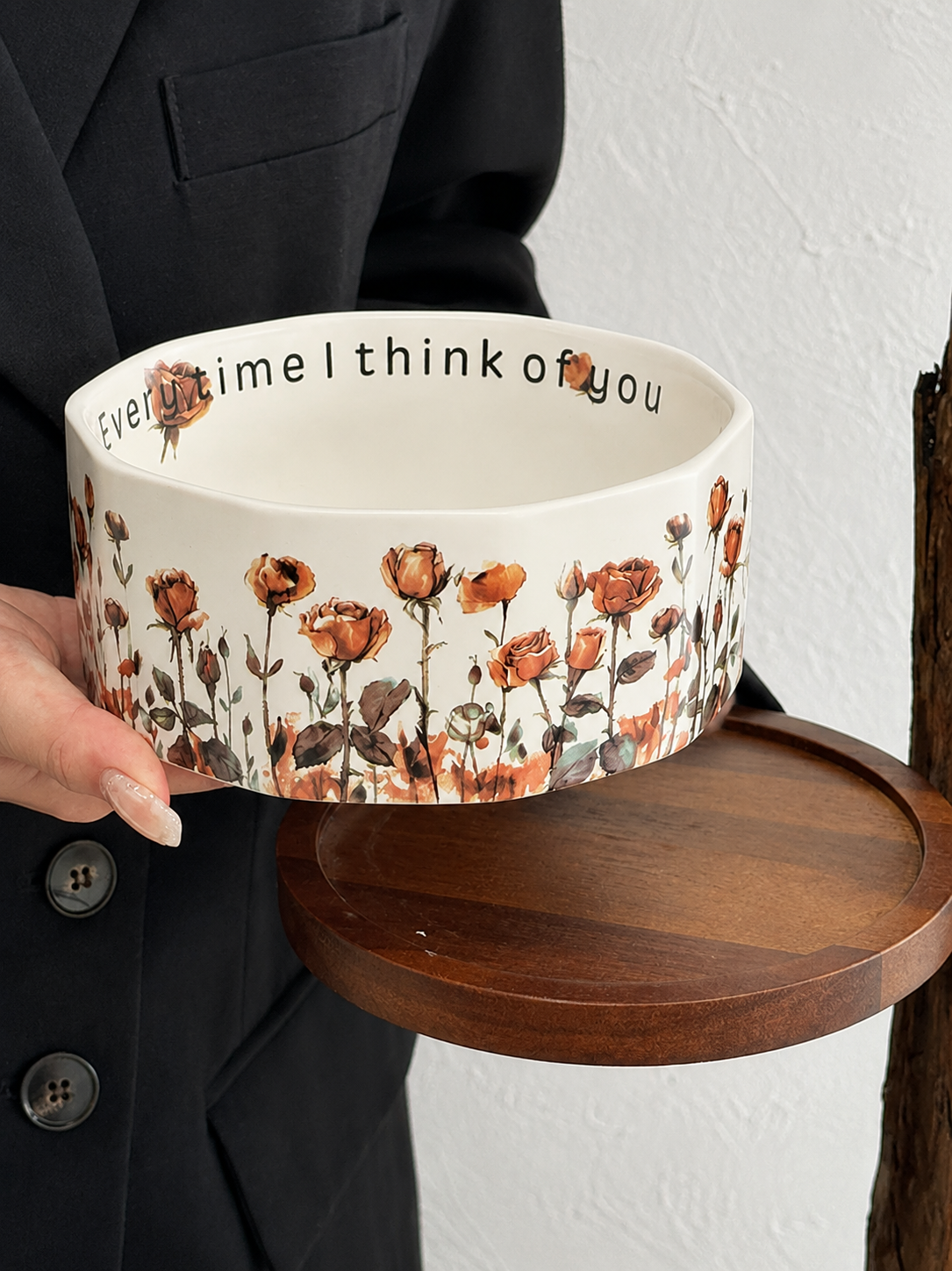 Large Capacity Ceramic Water Bowl for Cats and Dogs